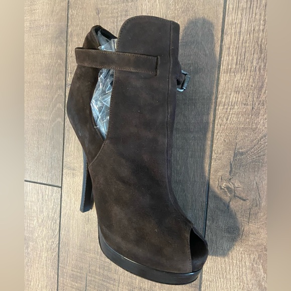 FENDI Peep Toe Platform Pumps - Picture 3 of 3